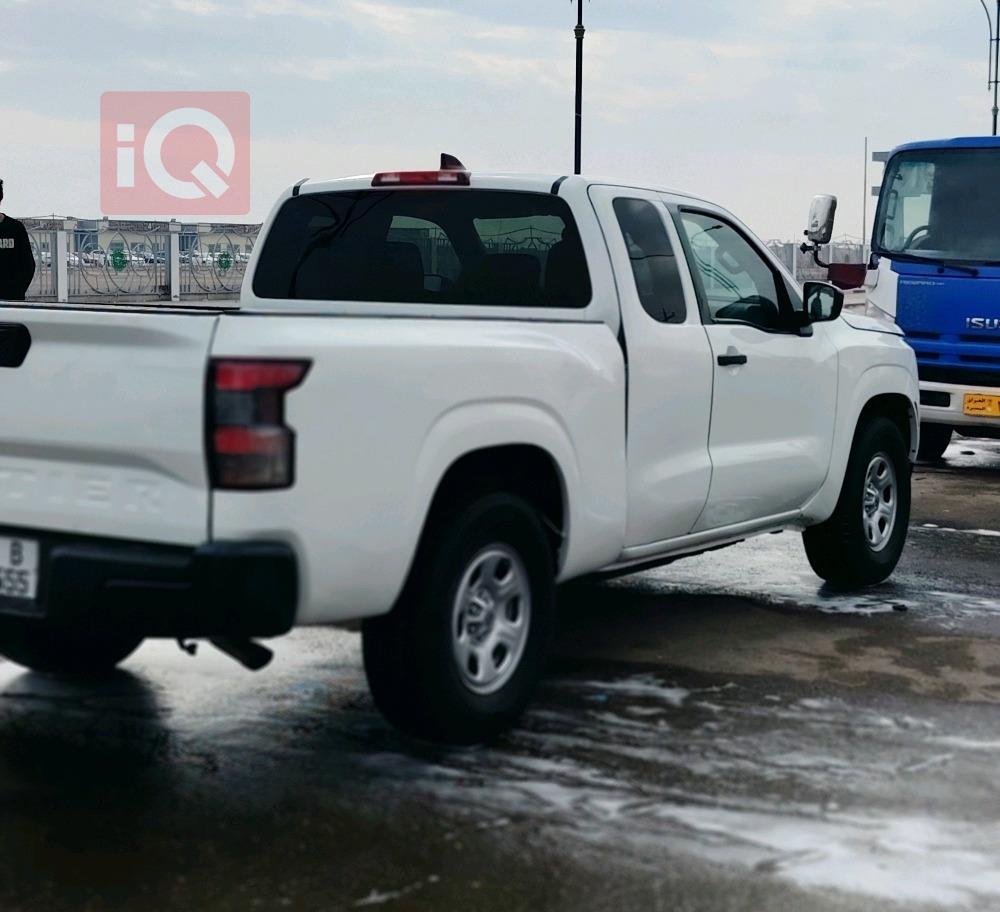 نيسان فرونتر